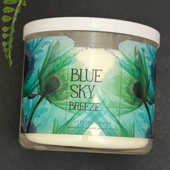 BBW Blue Sky Breeze Bath & Body Works 3 Wick Candle - Picture 5 of 10
